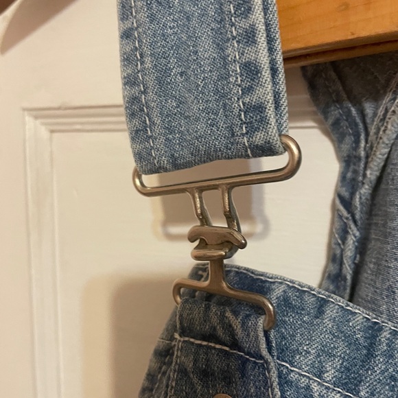 Vintage Limited Overalls

In great condition. No holes, tears, or stains - Picture 6 of 8